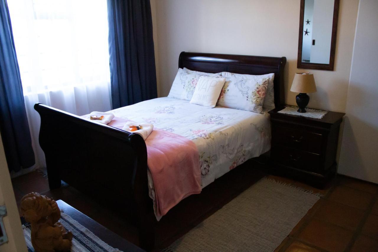 Bed and Breakfast De Oude Yotclub Oudtshoorn Exterior foto